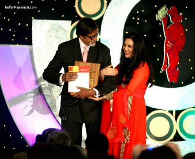 Amitab receiving Award Amitab
