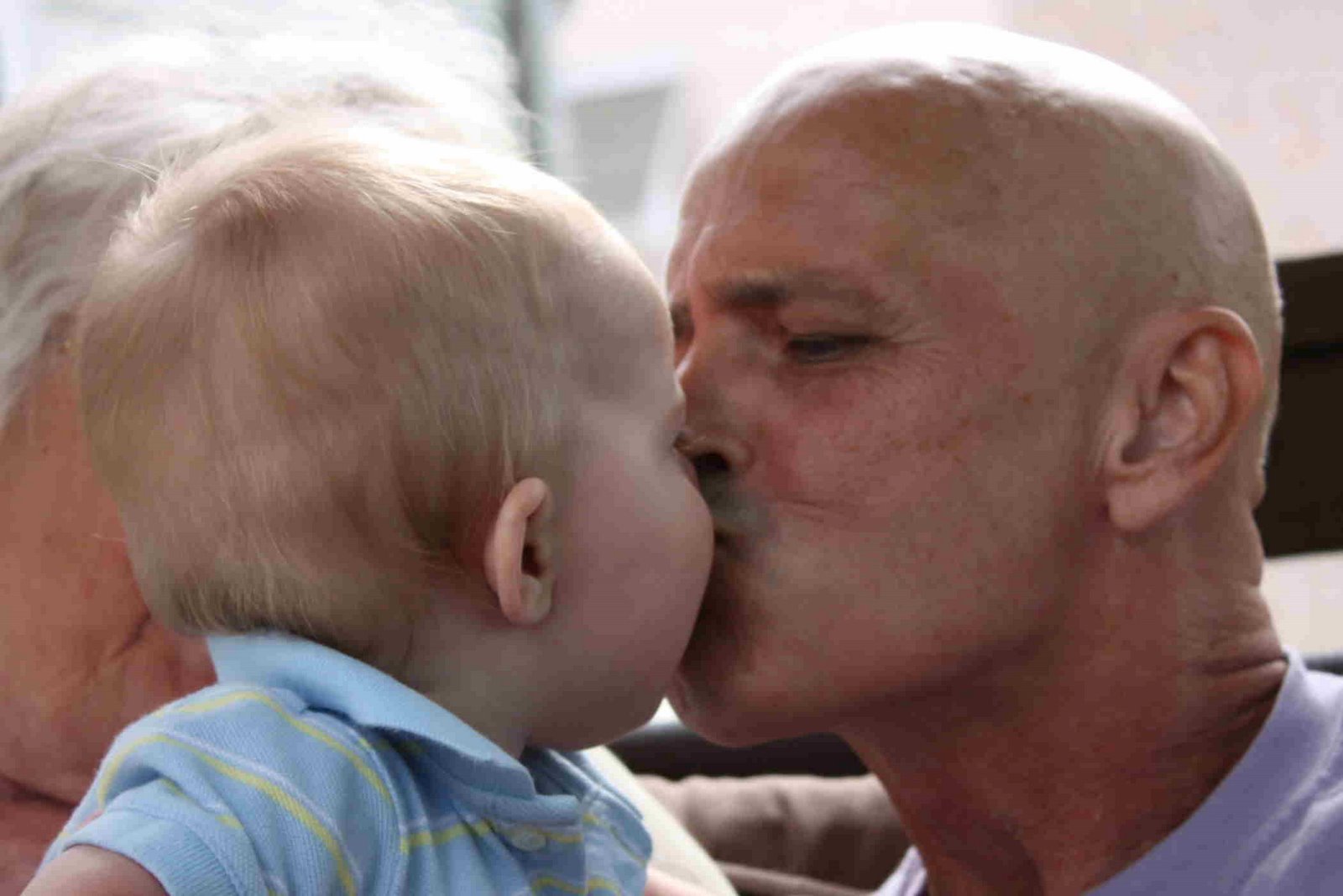 [08-07-24+Jadyden+kissing+Grandpa+Richard+4x6.JPG]