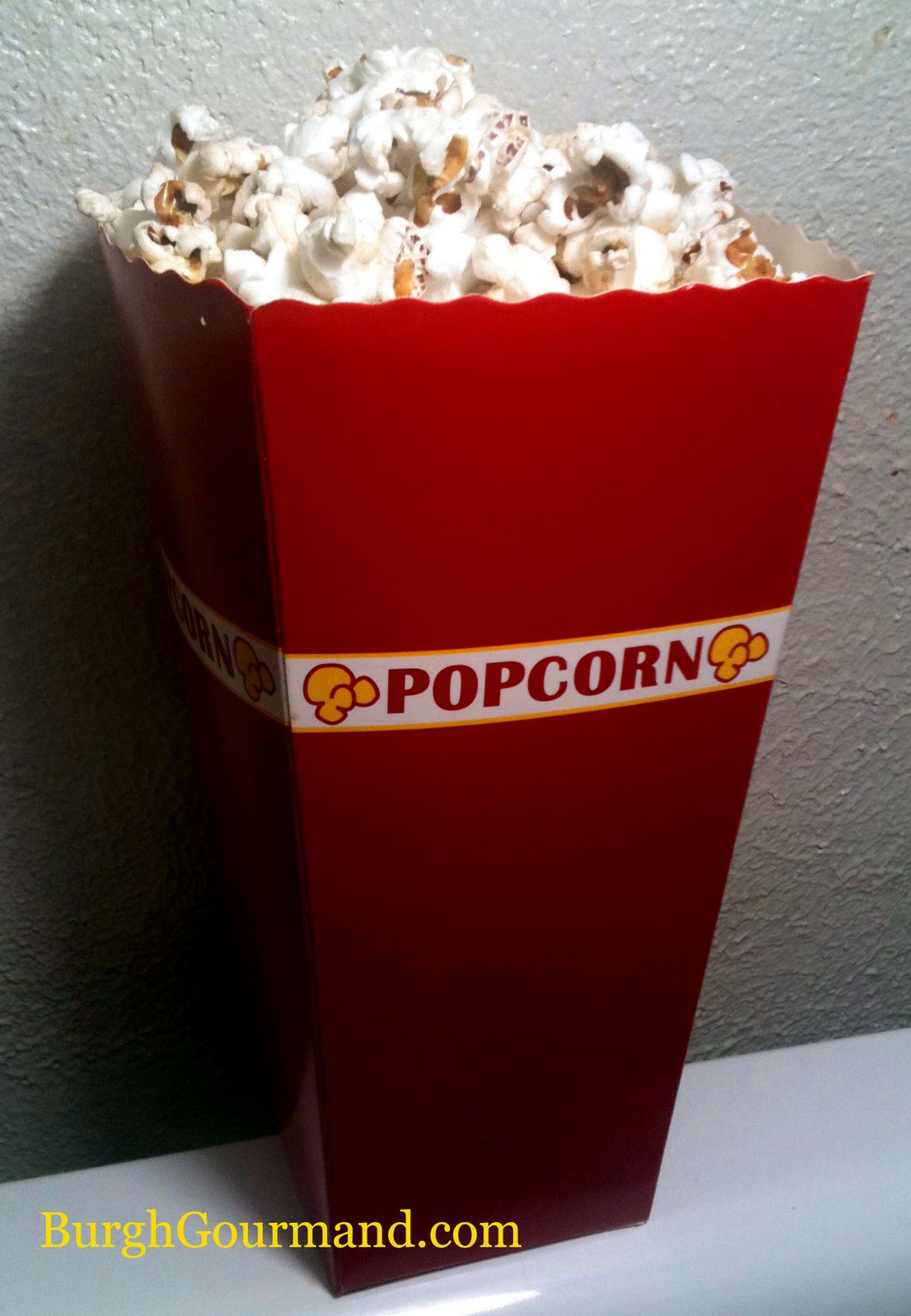 Burgh Gourmand Crate & Barrel Ross Park & White Cheddar Kettle Popcorn