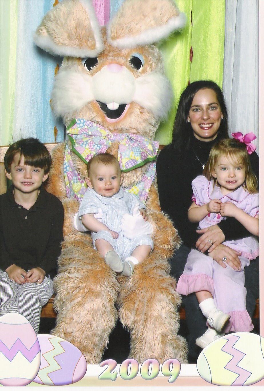 [Pic+with+Easter+Bunny+2009-2.jpg]