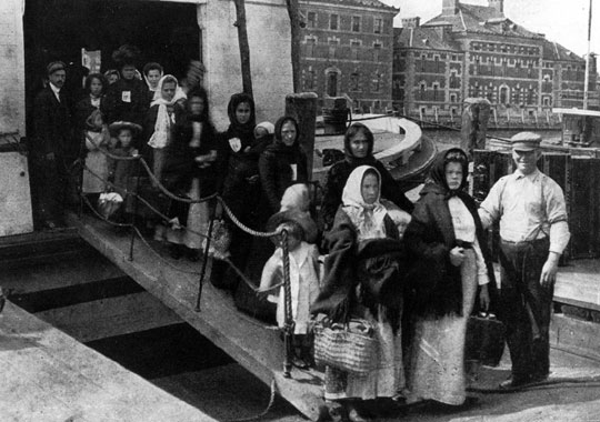 external image immigrants_zoom.jpg