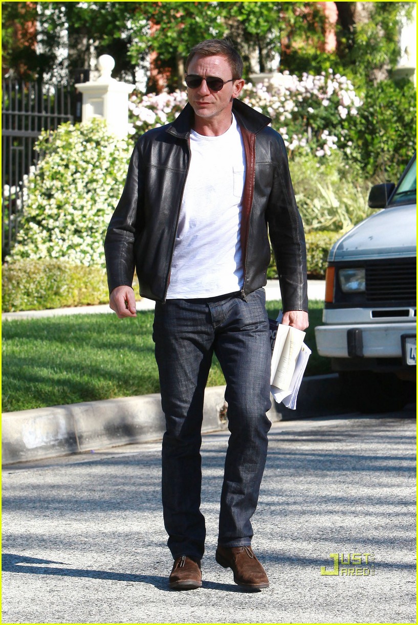 Brown shoes with black coats/jackets? malefashionadvice Brown shoes with black coats/jackets? malefashionadvice