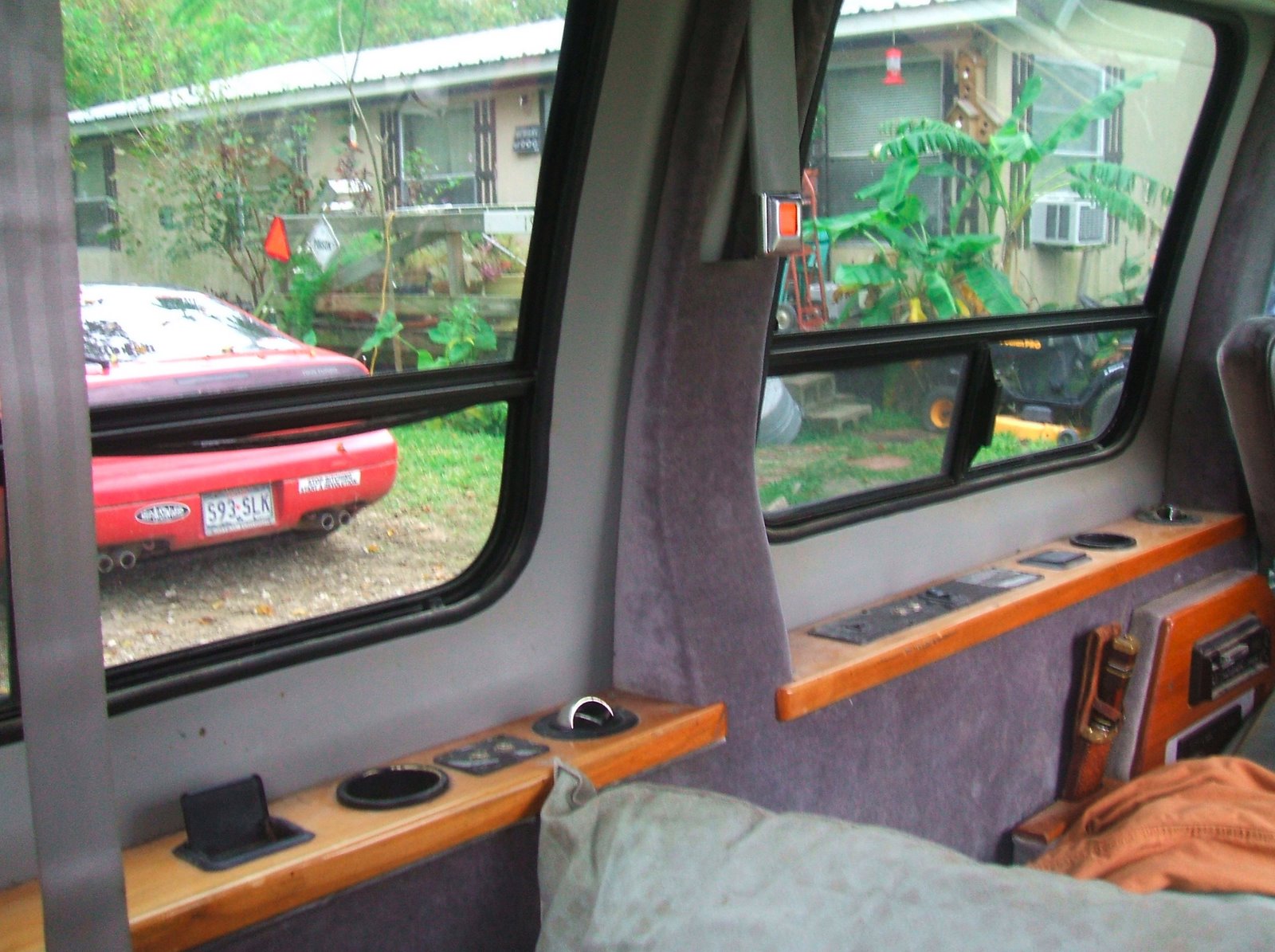 [HE11052008a+016_1.jpg]
