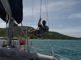 Un captain sur sa balancoire.