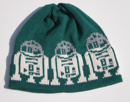 astropixie: R2D2 knitted hat!