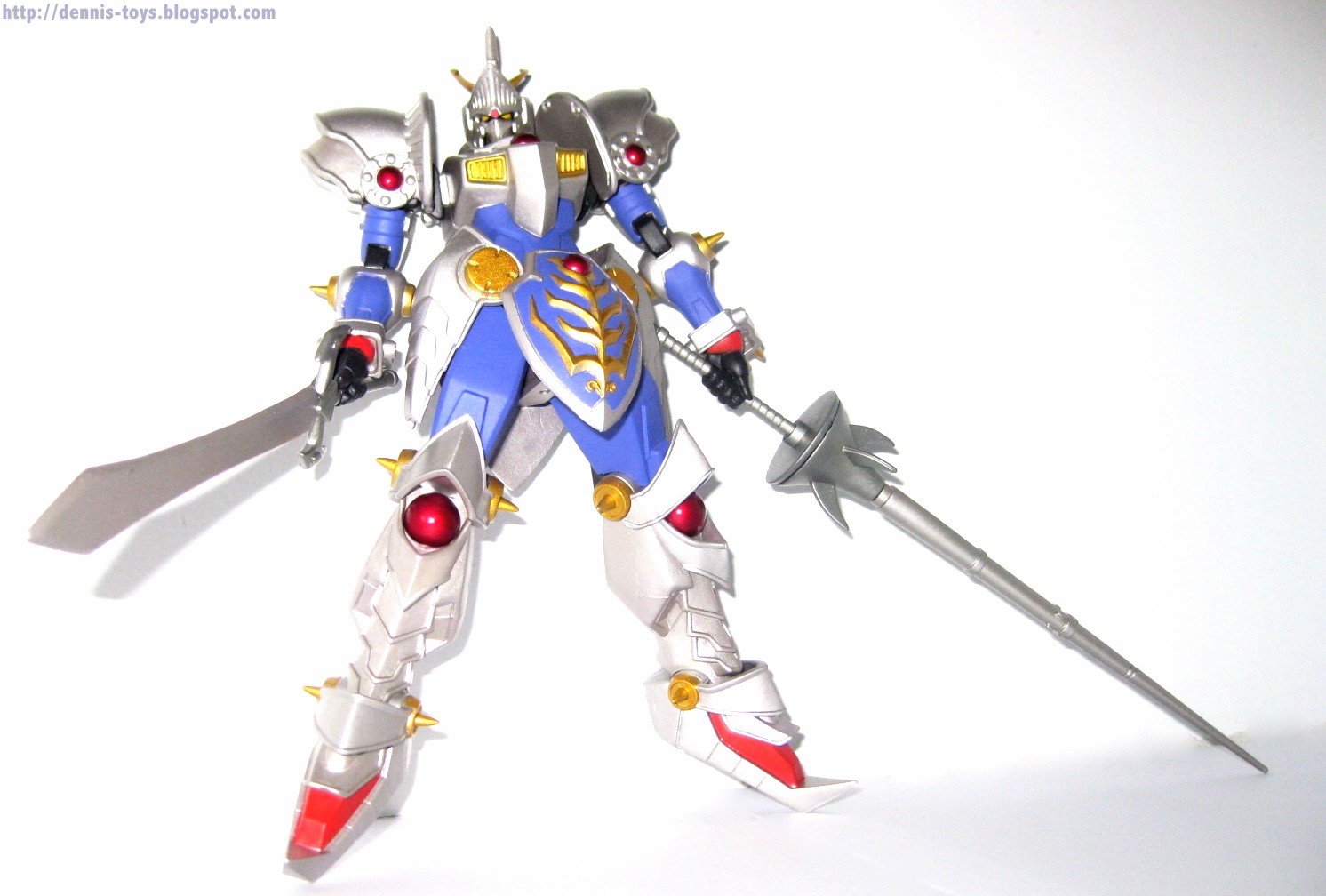 [Gundam+Knight+Statue++4.JPG]
