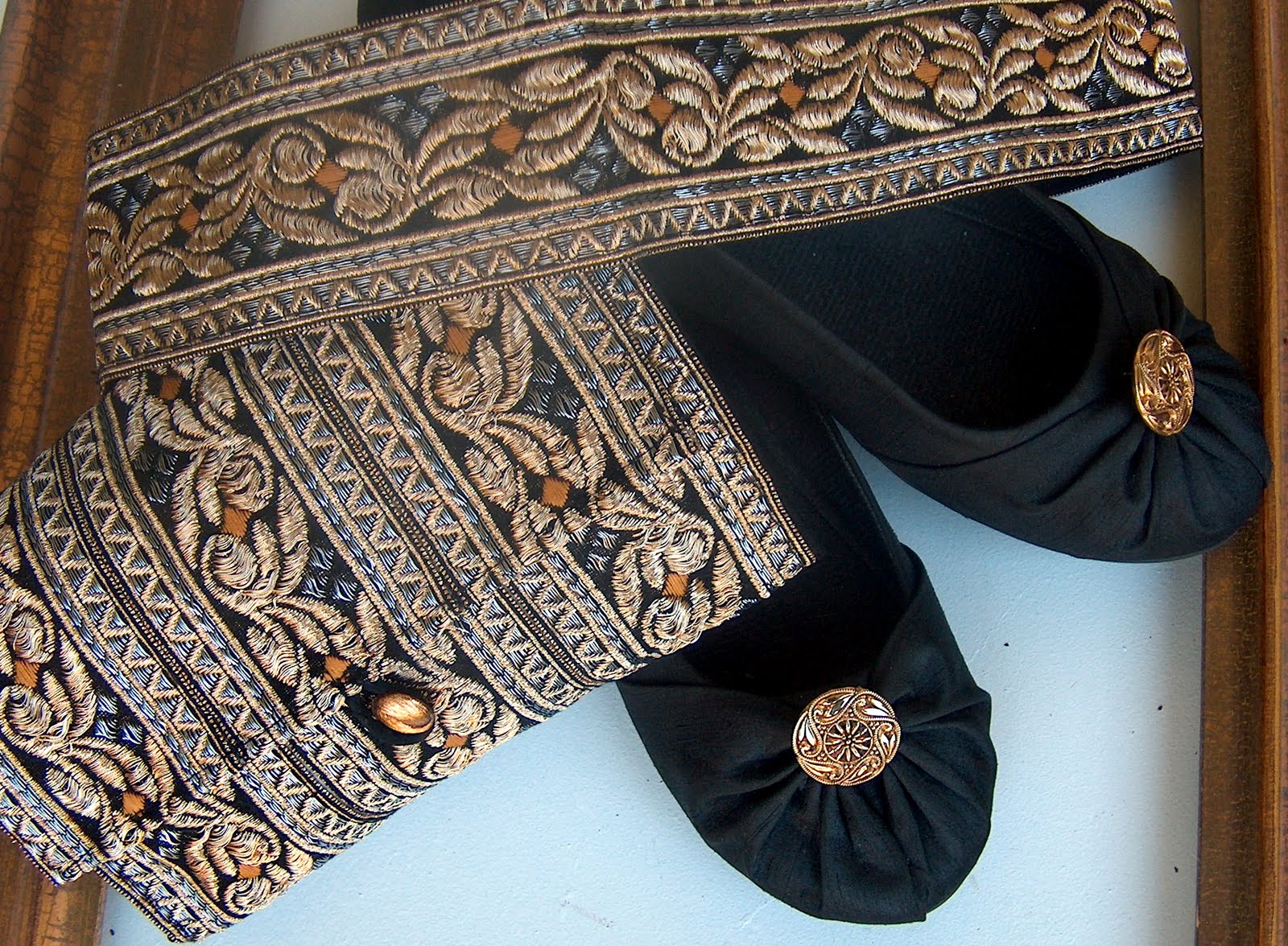 Summerland Cottage Studio Embroidered ribbon purse