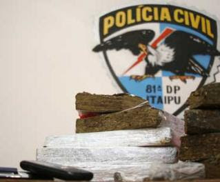 Jovens são presos com 5 kg de maconha em Maricá 2 6666666