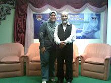 Penulis bersama Sasterawan Negeri Sarawak