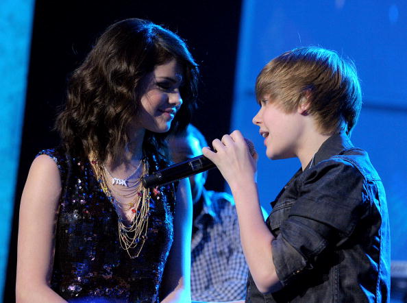 Selena Gomez y Justin Bieber se presentaron en el Houston Rodeo el cual fue 