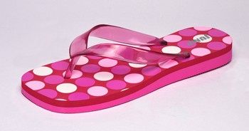 http://2.bp.blogspot.com/_Z8loRfZkzJo/S_KI8sSDcwI/AAAAAAAADRw/0BUYKfwr550/s1600/modatekip.net+En+modern+terlikler+2.jpg