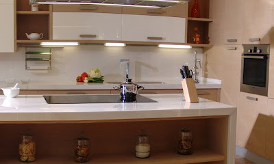 COCINAS, PLACARDS Y MUEBLES DE DORMITORIO: COCINAS CON SILESTONE