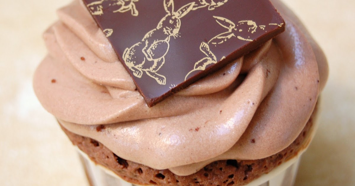 Cast Sugar Bittersweet Cupcakes with Cocoa Cream Cheese Frosting