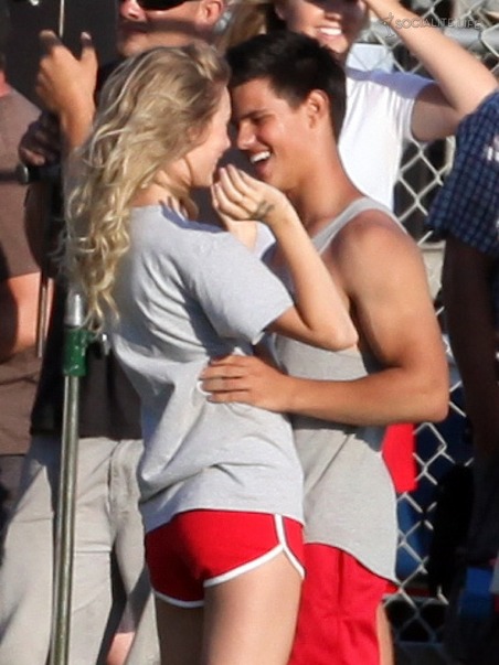 taylor swift and taylor lautner kissing. taylor+lautner+kissing+in+