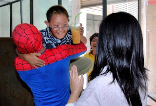 Thai Spiderman rescues Autistic school kid Thai Spiderman rescues Autistic school kid