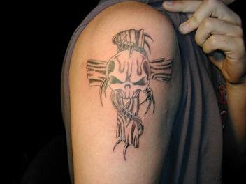 Celtic Cross Tattoo,Art Tattoo,design tattoo,gallery tattoo,arm tattoo