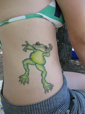 tattoo on ribs girl. frog rib tattoo sexy girls