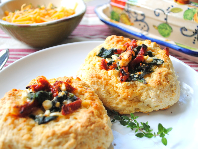 THE JOYS OF LIFE! Scones With Spinach, Feta And Sundried Tomatoes