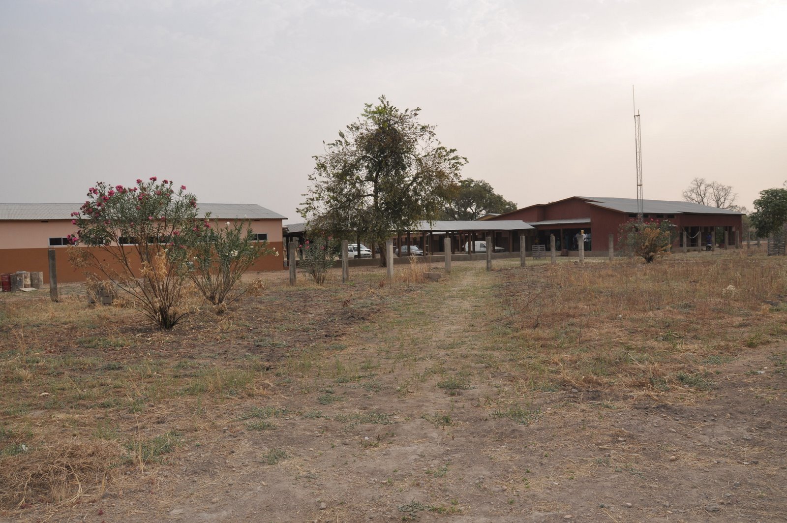 [Kofoissa+Dispensaire.JPG]