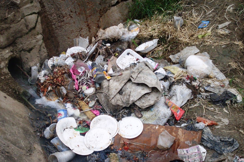 [arroyo_contaminado+(4).JPG]