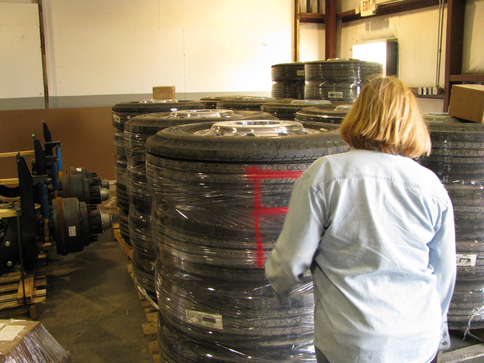Paul & Joyce, Exploring our Country Tiffin Powerglide Chassis Shop