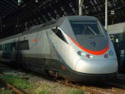 [Italian+train+high+speed.JPG]