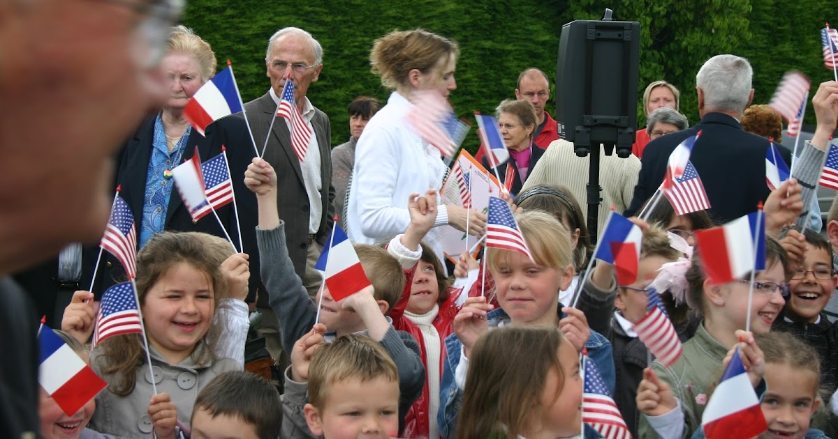 Normandy 2009 D Day 65th Anniversary Sainteny Stele Flag Waving 