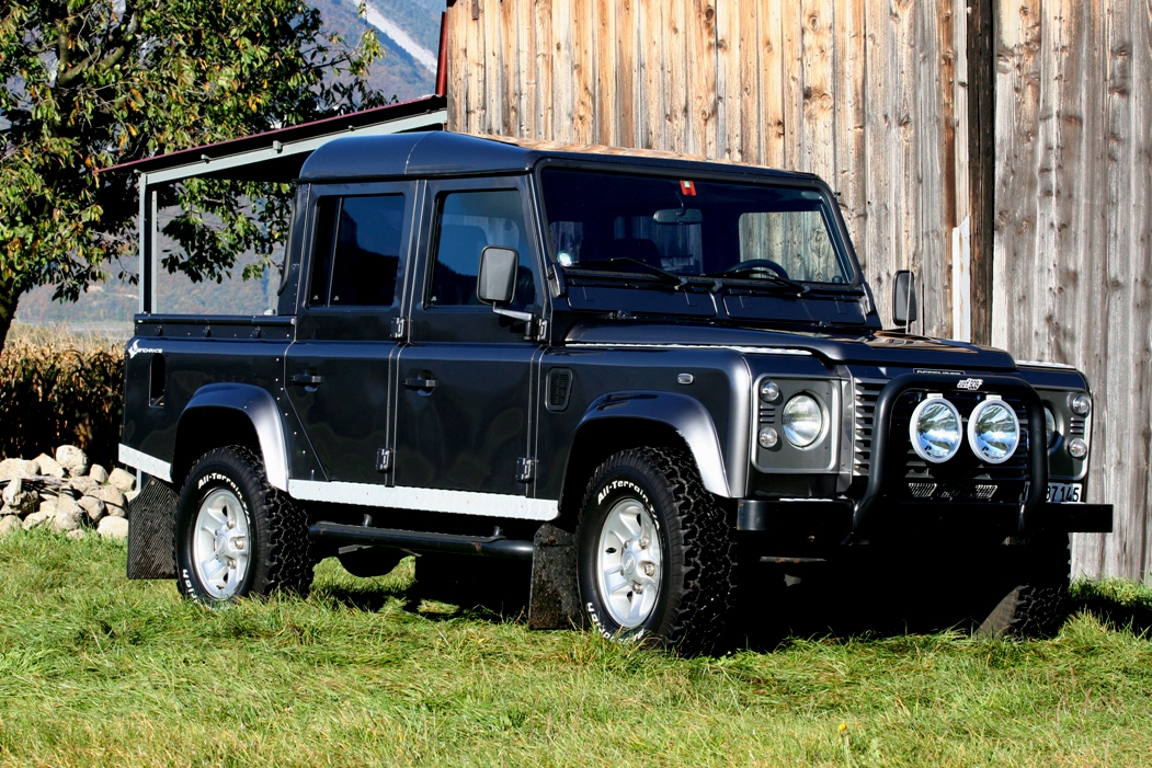 Lindstrom Estate Sale Land Rover Defender 2003 for sale