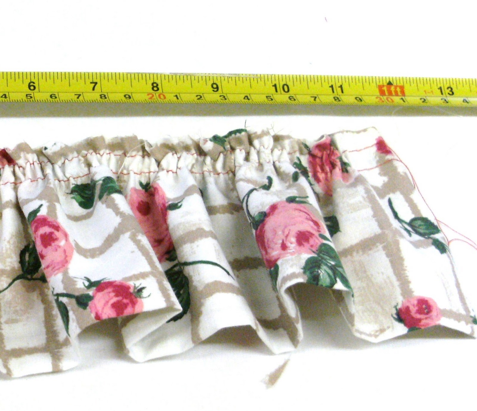 Sew Good by Deborah Good Make a Frilled Cushion