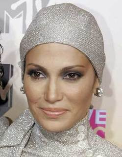 Combine Western fashion with a Muslim dress code muslim fashion designers