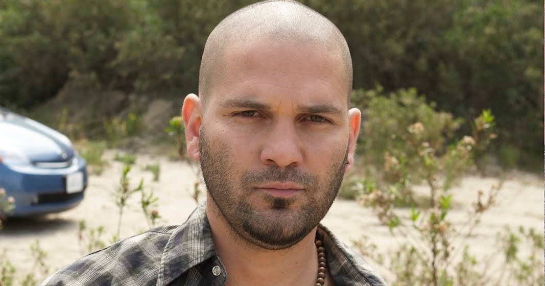 CAVEMEN GO: Guillermo Diaz
