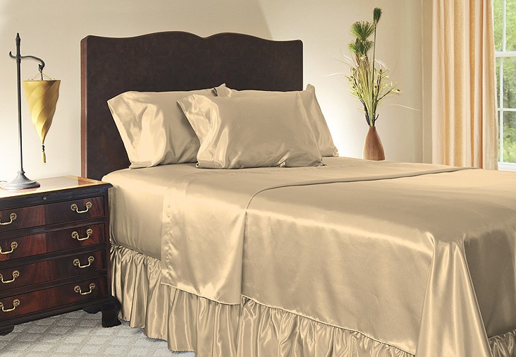 Thanks, Mail Carrier Luxurious Satin Sheet Set