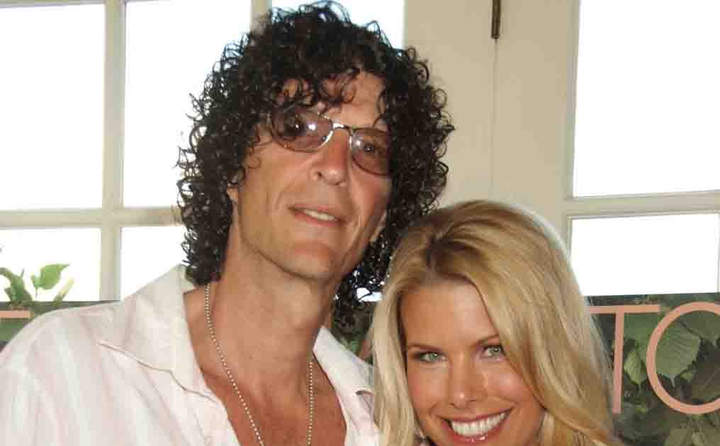 HAMPTON'S MAGAZINE CELEBRATES HOWARD STERN'S FIANCEE AT SAVANNA'S