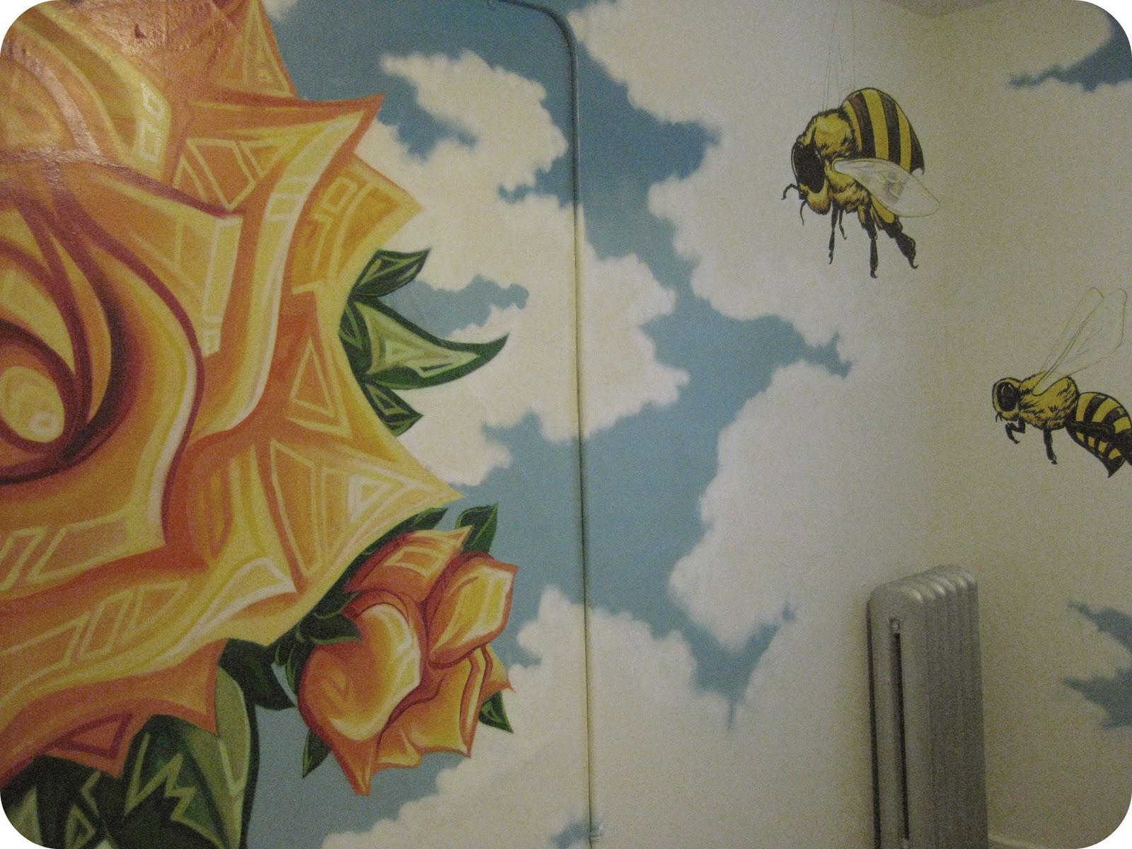 http://2.bp.blogspot.com/_Z_RTP5Pdhaw/TVIIqn49WqI/AAAAAAAAFh0/evvV64HJt2M/s1600/bees%20room.jpg