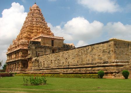 [rsinsouth-indian-temple-complex-tamil-nadu0000235010_resized.JPG]
