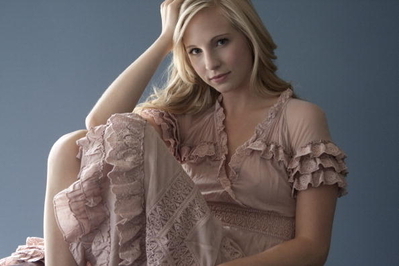 Candice-the-vampire-diaries-actors-16393751-399-266.jpg
