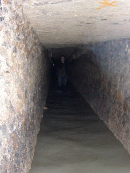 [Flooded+tunnel+&+Joy2.jpg]