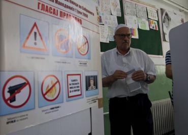 [macedonia+Albanian+voting.jpg]