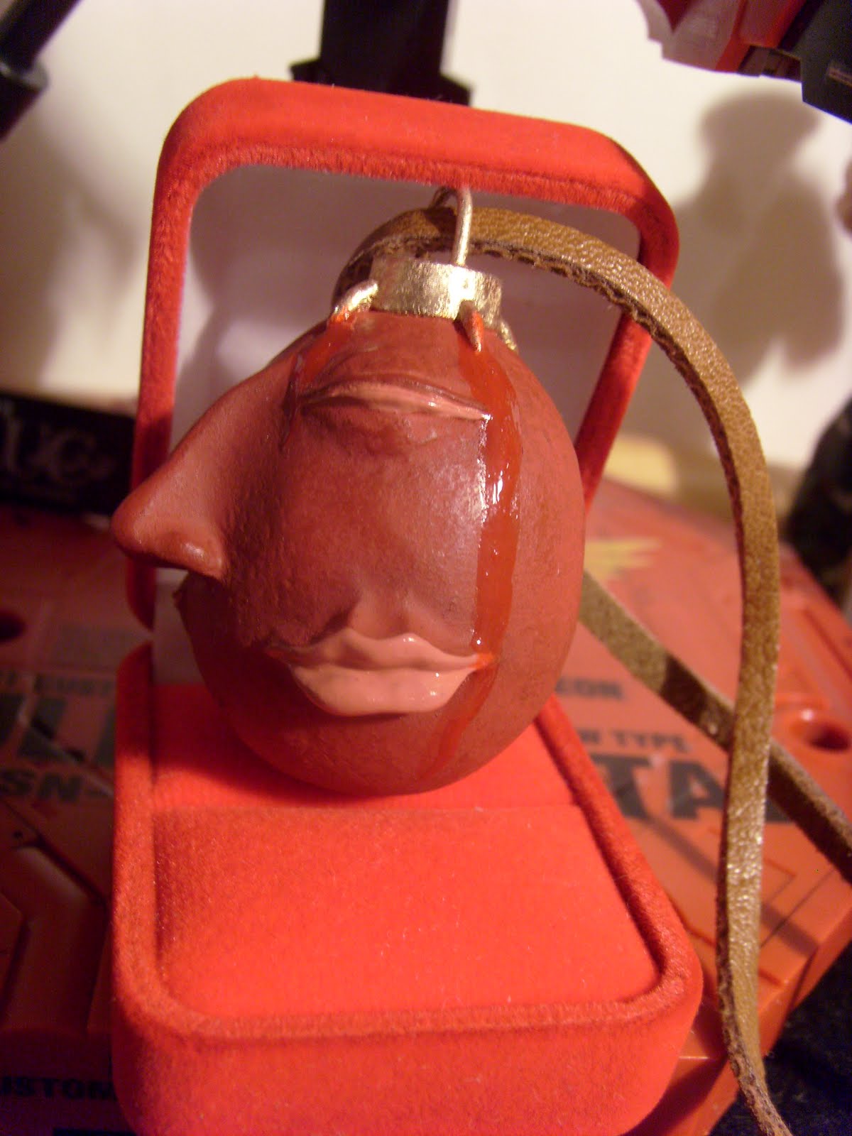 Gundam Warehouse: Crimson behelit repainted version