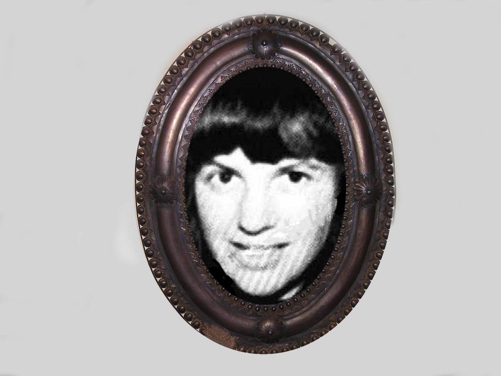 [sylviamirror3.jpg]