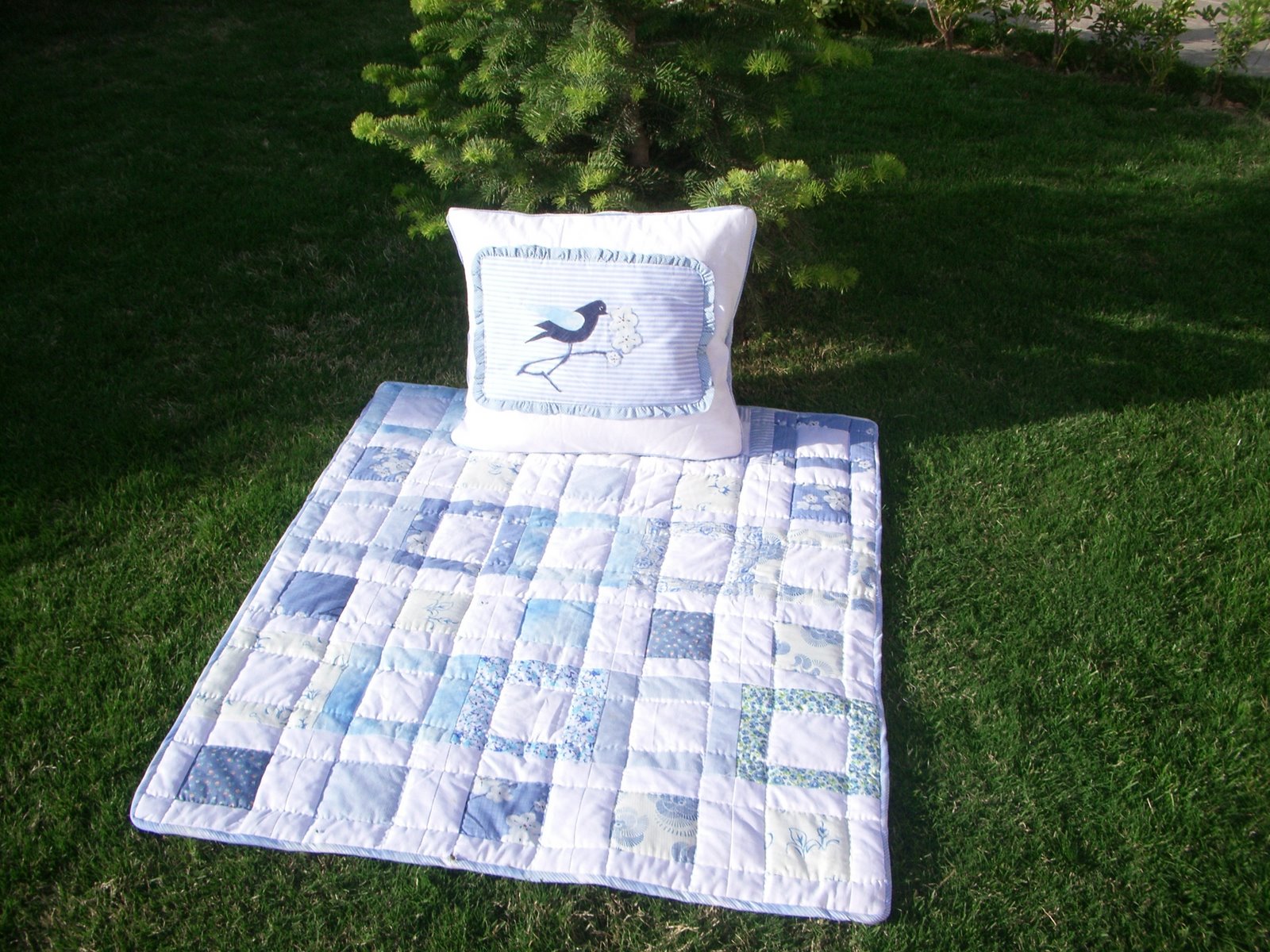 Granie Guler Bebek ve yastık