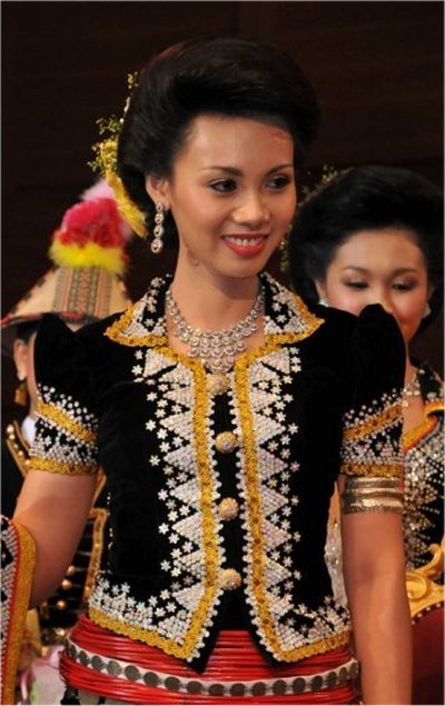 My Conscience 2010 Unduk Ngadau Crown Goes To