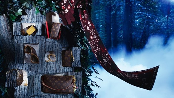 In LVoe with Louis Vuitton: Louis Vuitton Holiday 2009 Catalogue