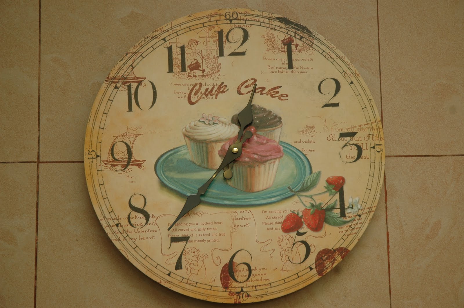 Shaza Living Decor Cupcake/Roses/Apple Clock