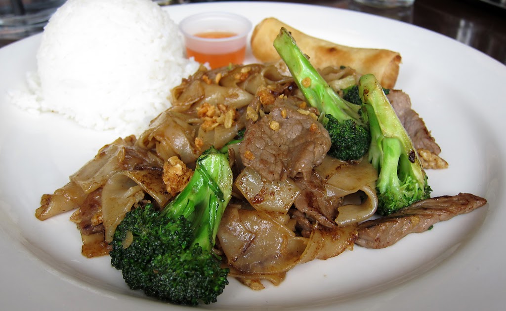 Random Meal Of The Day Bamboo Thai Bistro Pad See Ew
