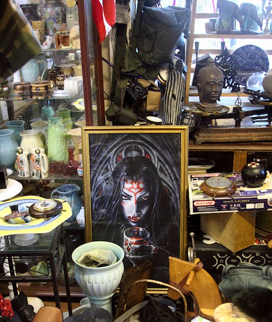 2nd Hand Shops and Gollywogs