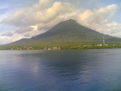MUSTIKA AJI: Indahnya Pantai Jailolo Halbar