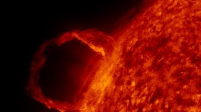 Cea mai noua si mai spectaculoasa imagine a Soarelui