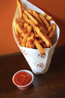 Large Cone and Spicy Curry Ketcup