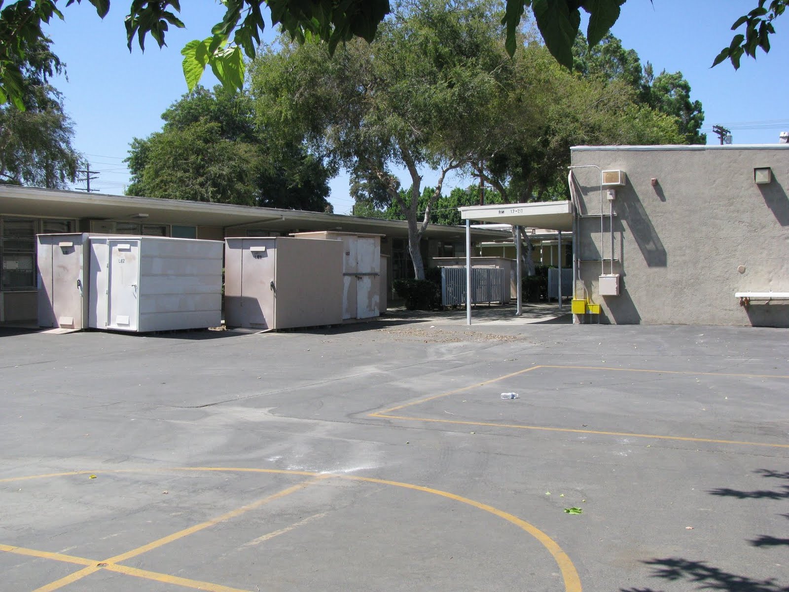 to Hazeltine Ave. Elementary School 2010 Pictures